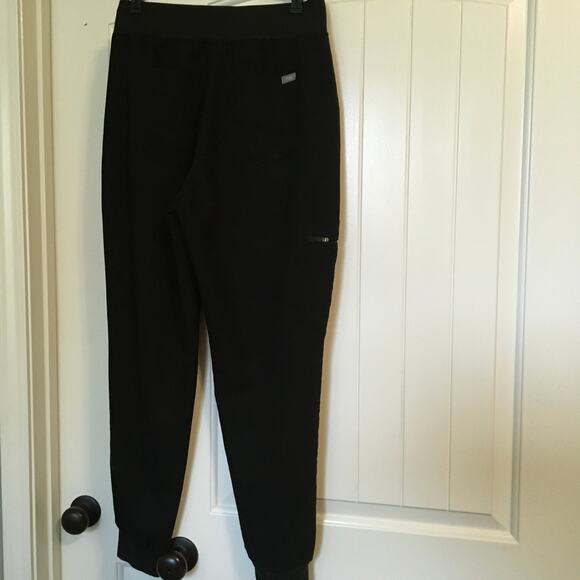 Figs High Waisted Zamora Jogger - Medium Black - Picture 4 of 6